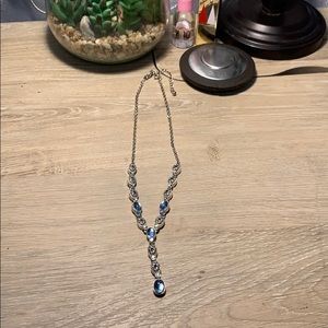 Avon Necklace 💙
